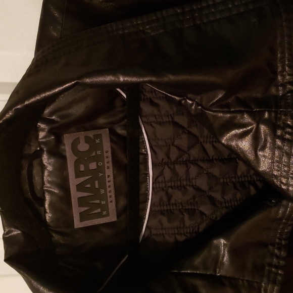 Womans jacket by Andrew Marc. Black with a sheen, size 10 - Picture 2 of 6
